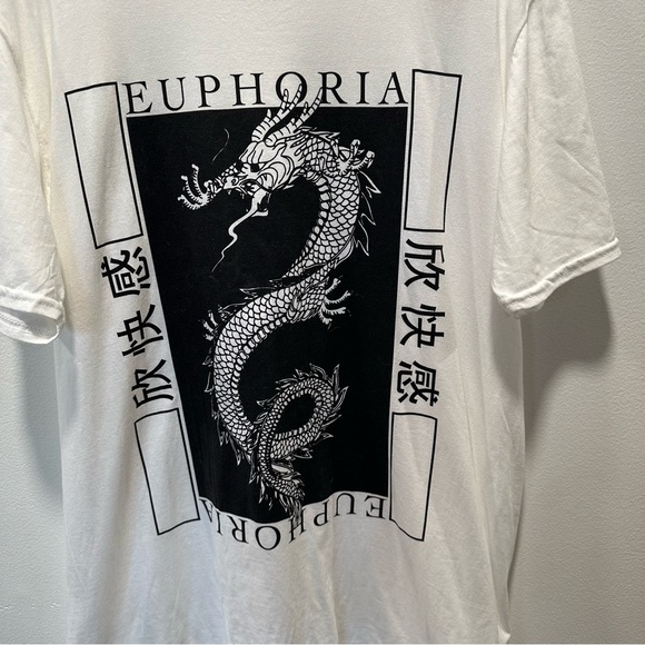 Boohoo Man Euphoria Dragon Black & White Short Sleeve Tee Men’s size Small - Picture 2 of 6